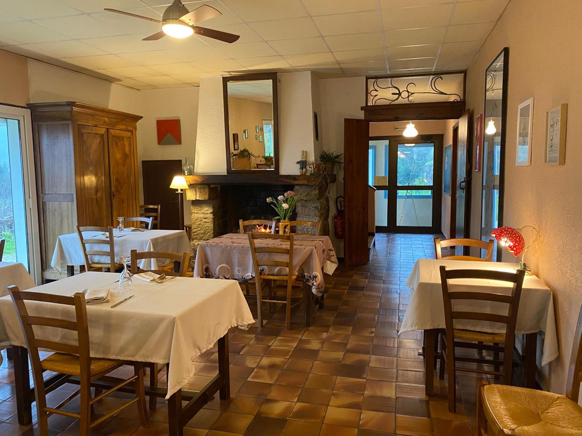 Mas Lluganas Bed & Breakfast Mosset Exterior photo